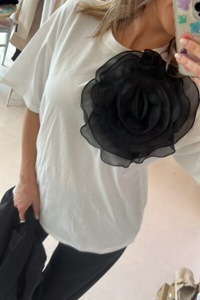 Black rose Tshirt